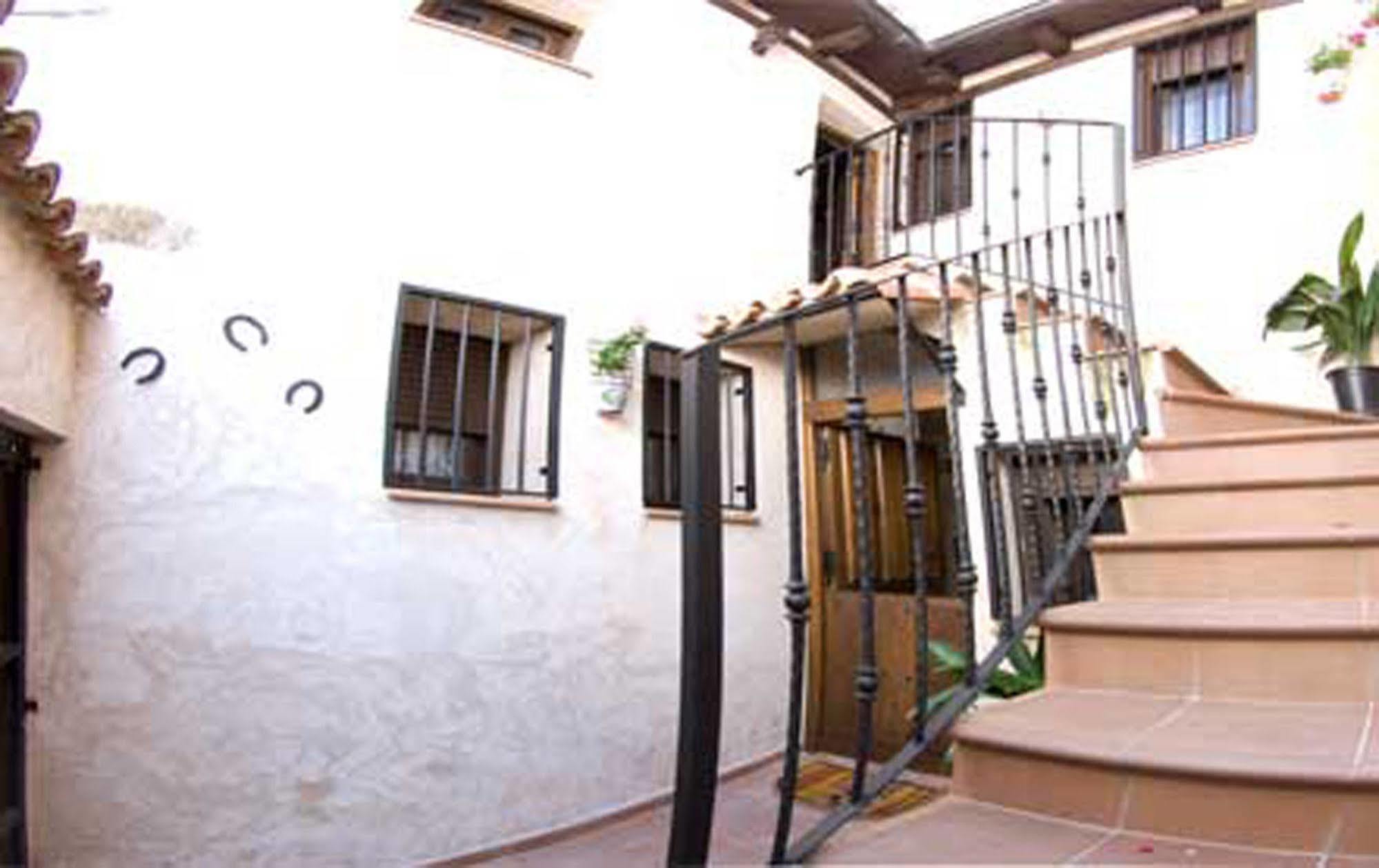 Apartamentos Valle Del Jerte El Huerto Del Cura คาเบซุเอลา เดล วาลล์ ภายนอก รูปภาพ